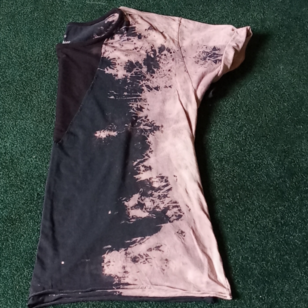 Deep V Affliction tee